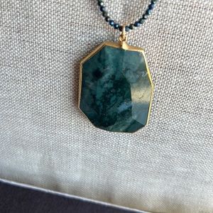 Agate and green spinel necklace